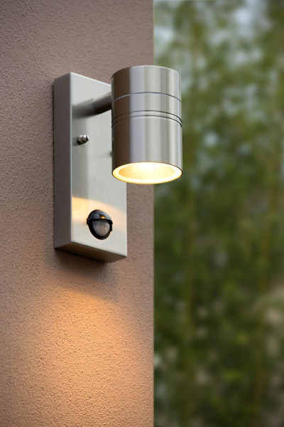 Kinkiet zewnętrzny z czujnikiem srebrny ARNE-LED 1xGU10x5W IP44 Lucide 1016994