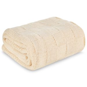Koc 130X170 cm beżowy PLED 2 delikatny miękki struktura pledu 911535 Koc 130X170 cm beżowy PLED 2 delikatny miękki struktura pledu 911535