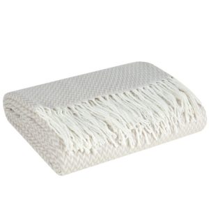 Koc Jodełka beżowo-biały 130×170 z frędzlami 990704 Koc Jodełka beżowo-biały 130×170 z frędzlami 990704