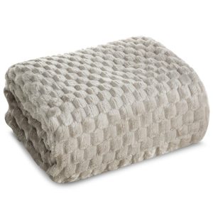 Koc mikroflano z tłoczeniem CINDY 200X220 beżowy 898632 Koc mikroflano z tłoczeniem CINDY 200X220 beżowy 898632