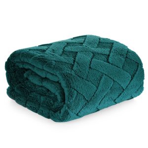 Koc mikroflano z tłoczeniem w formie jodełki CARO 150X200 c. zielony 911931 Koc mikroflano z tłoczeniem w formie jodełki CARO 150X200 c. zielony 911931