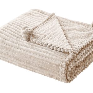 Koc prążkowany z pomponami beżowy 394715 Koc prążkowany z pomponami beżowy 394715